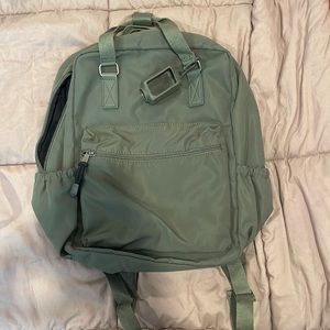 Wild fable green backpack like new!